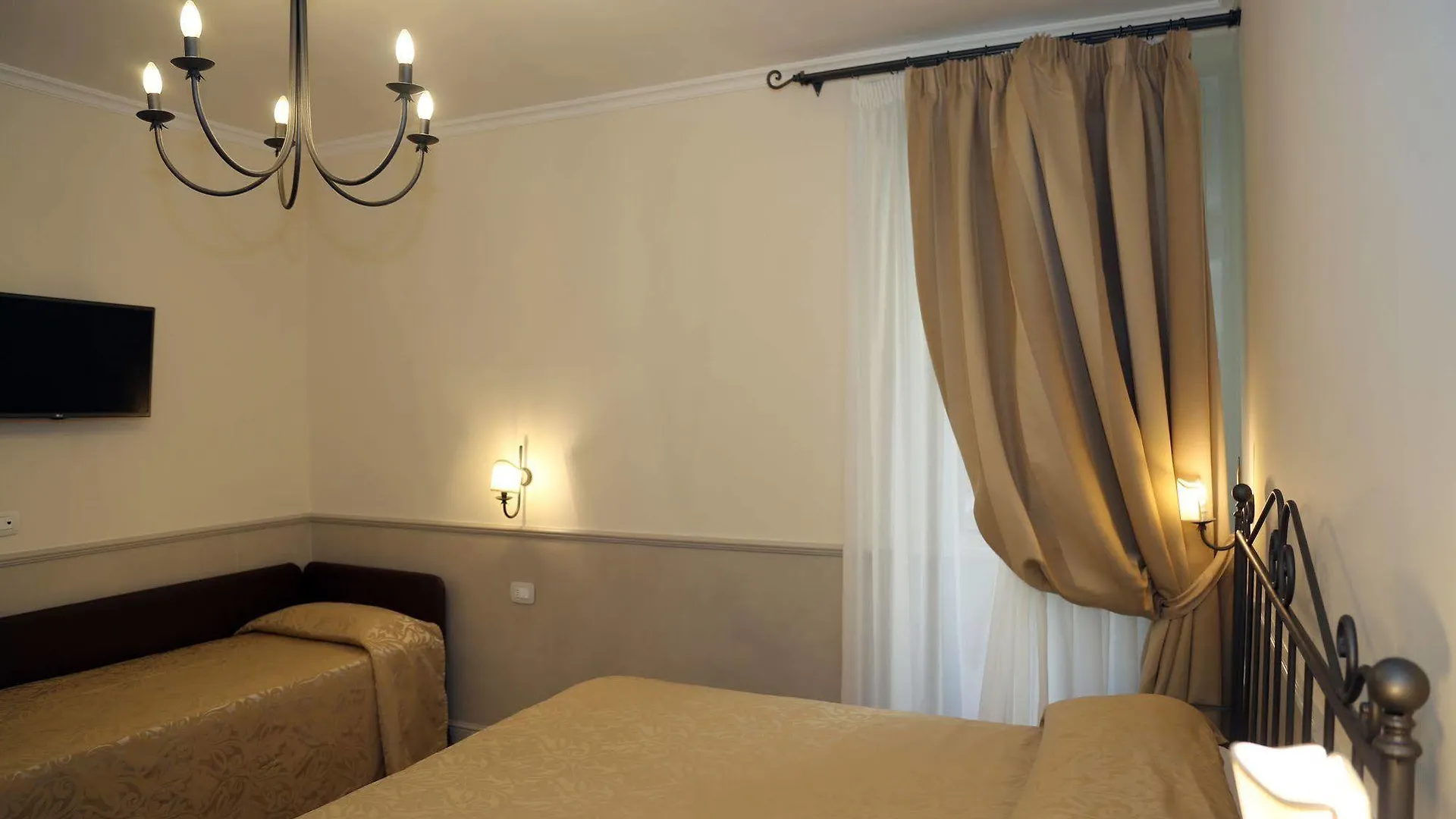 ***  Hotel Flavia Rome Italy